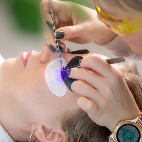 UV LED lash extensions UV LED lash extensions